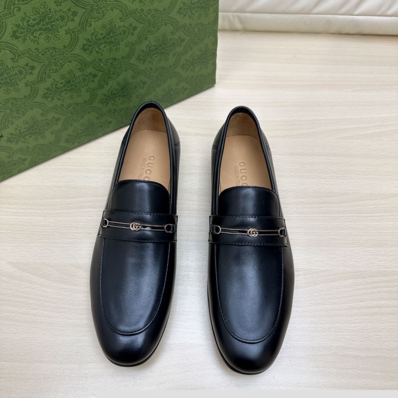 G*u*i leather shoes